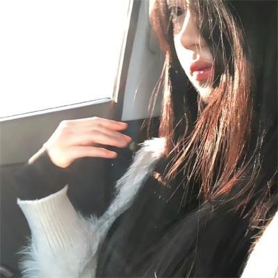 这名男子，捡到了人鱼。